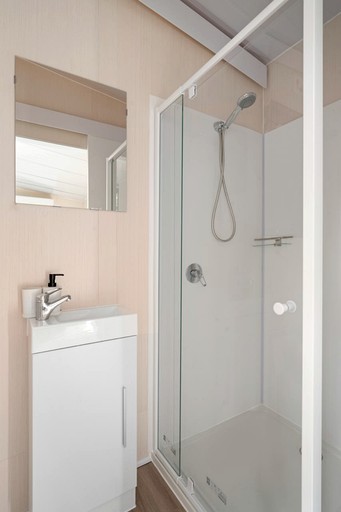 Tiny Houses (Australia, Bahrs Scrub, Queensland)