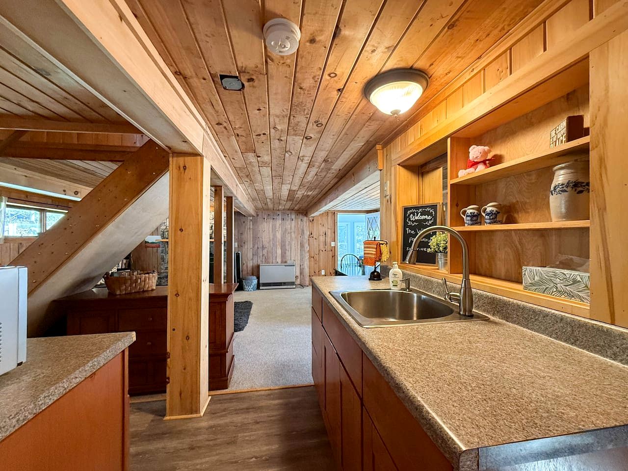 Gorgeous Cozy Cabin by the Lake with Kayaks and Fire Pit for an Exciting Adventure in Nature in Fryeburg, Maine