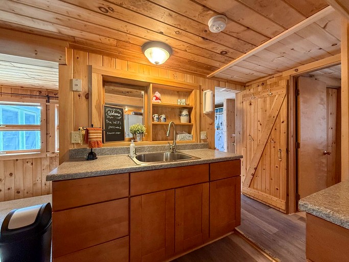 Cabins (United States of America, Fryeburg, Maine)