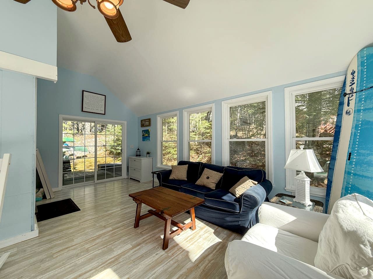 Gorgeous Cozy Cabin by the Lake with Kayaks and Fire Pit for an Exciting Adventure in Nature in Fryeburg, Maine