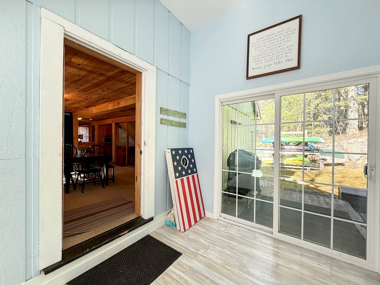 Gorgeous Cozy Cabin by the Lake with Kayaks and Fire Pit for an Exciting Adventure in Nature in Fryeburg, Maine