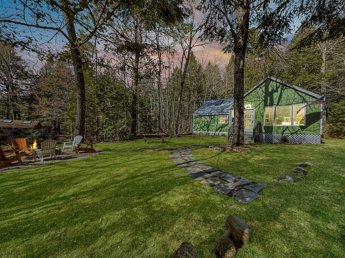 Cabins (United States of America, Fryeburg, Maine)