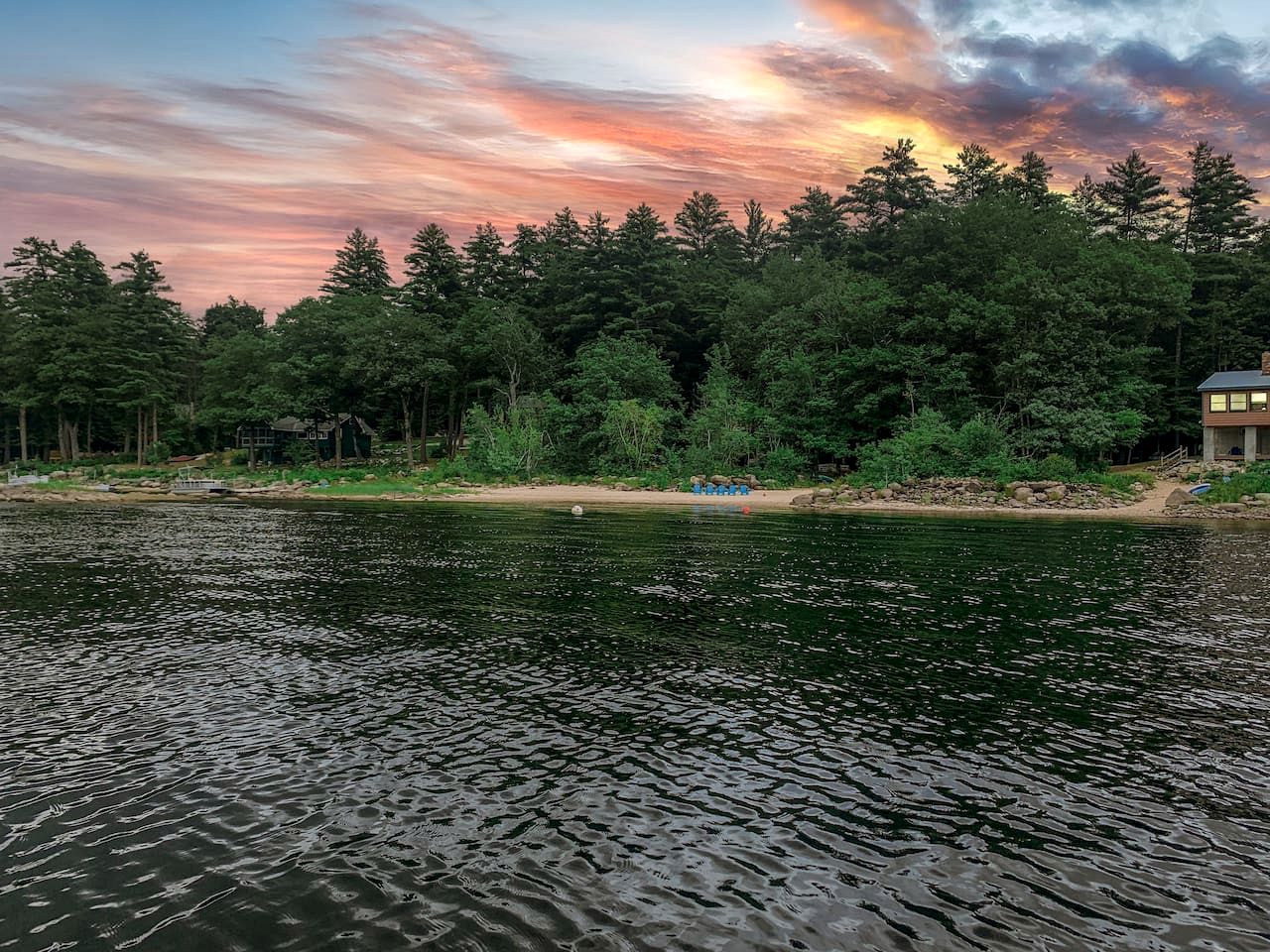 Gorgeous Cozy Cabin by the Lake with Kayaks and Fire Pit for an Exciting Adventure in Nature in Fryeburg, Maine