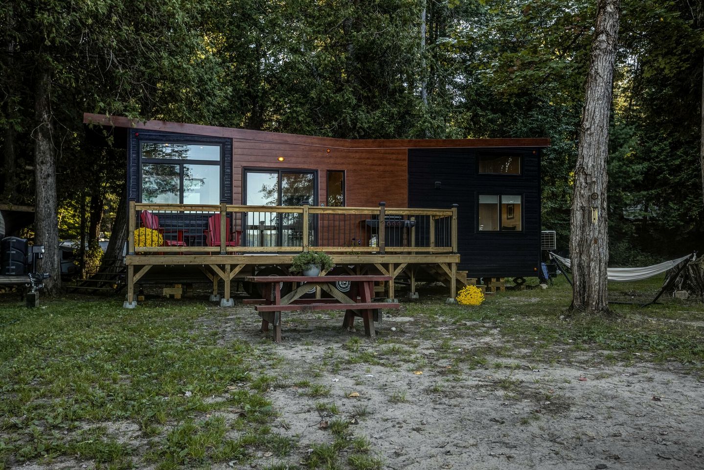 Fantastic Secluded Tiny House with Barbecue and Gorgeous Sights in Petawawa, Ontario