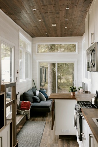 Tiny Houses (Canada, Petawawa, Ontario)