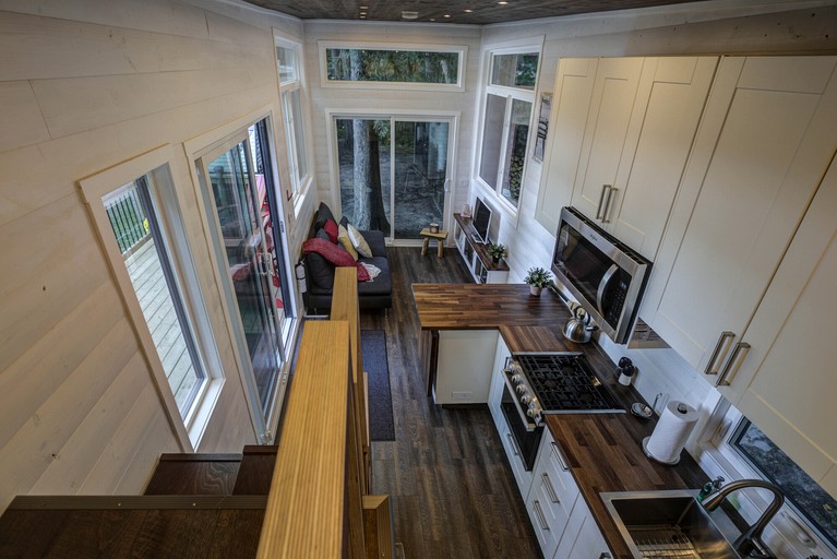 Tiny Houses (Canada, Petawawa, Ontario)