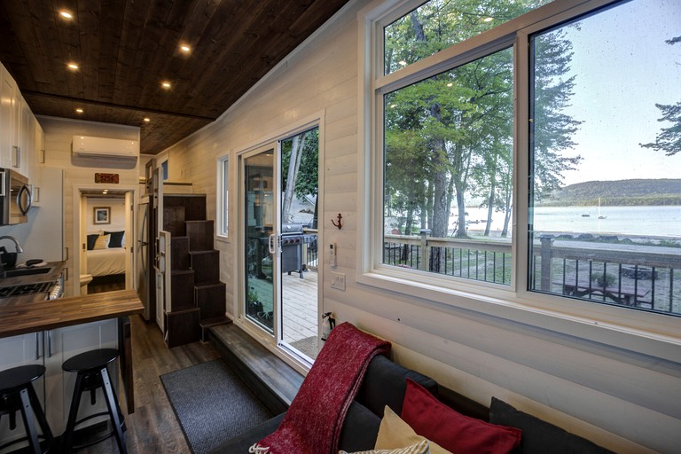 Tiny Houses (Canada, Petawawa, Ontario)