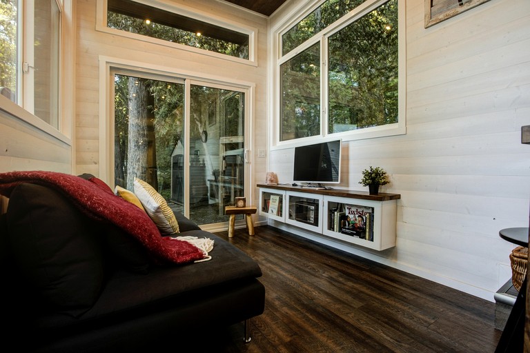 Tiny Houses (Canada, Petawawa, Ontario)