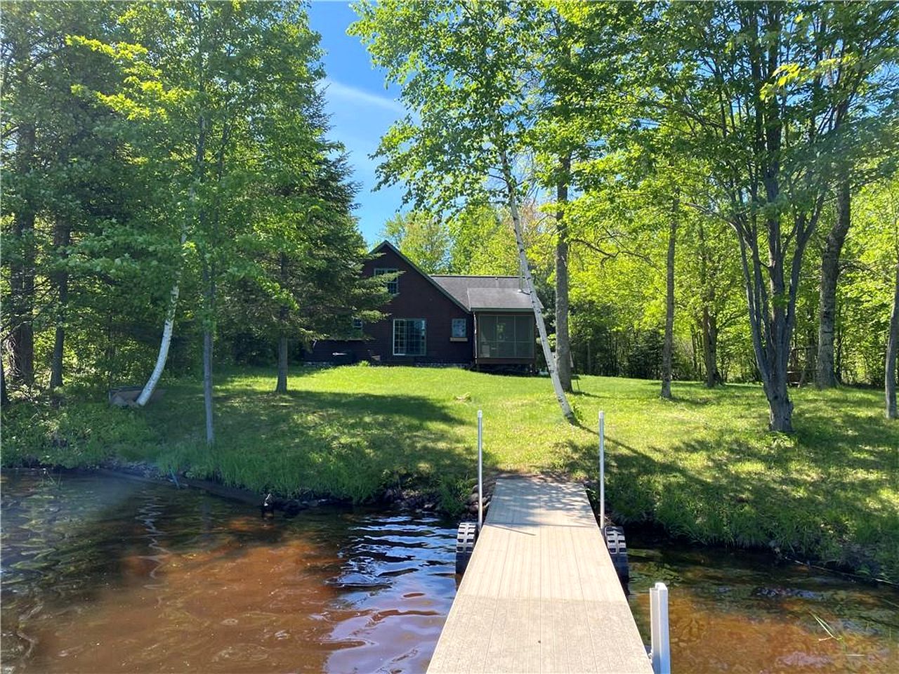 Amazing Lakeside Glamping Destination: Family-Friendly Cabin in Winter, Wisconsin