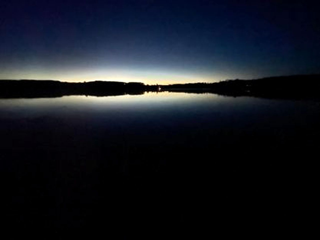 Amazing Lakeside Glamping Destination: Family-Friendly Cabin in Winter, Wisconsin