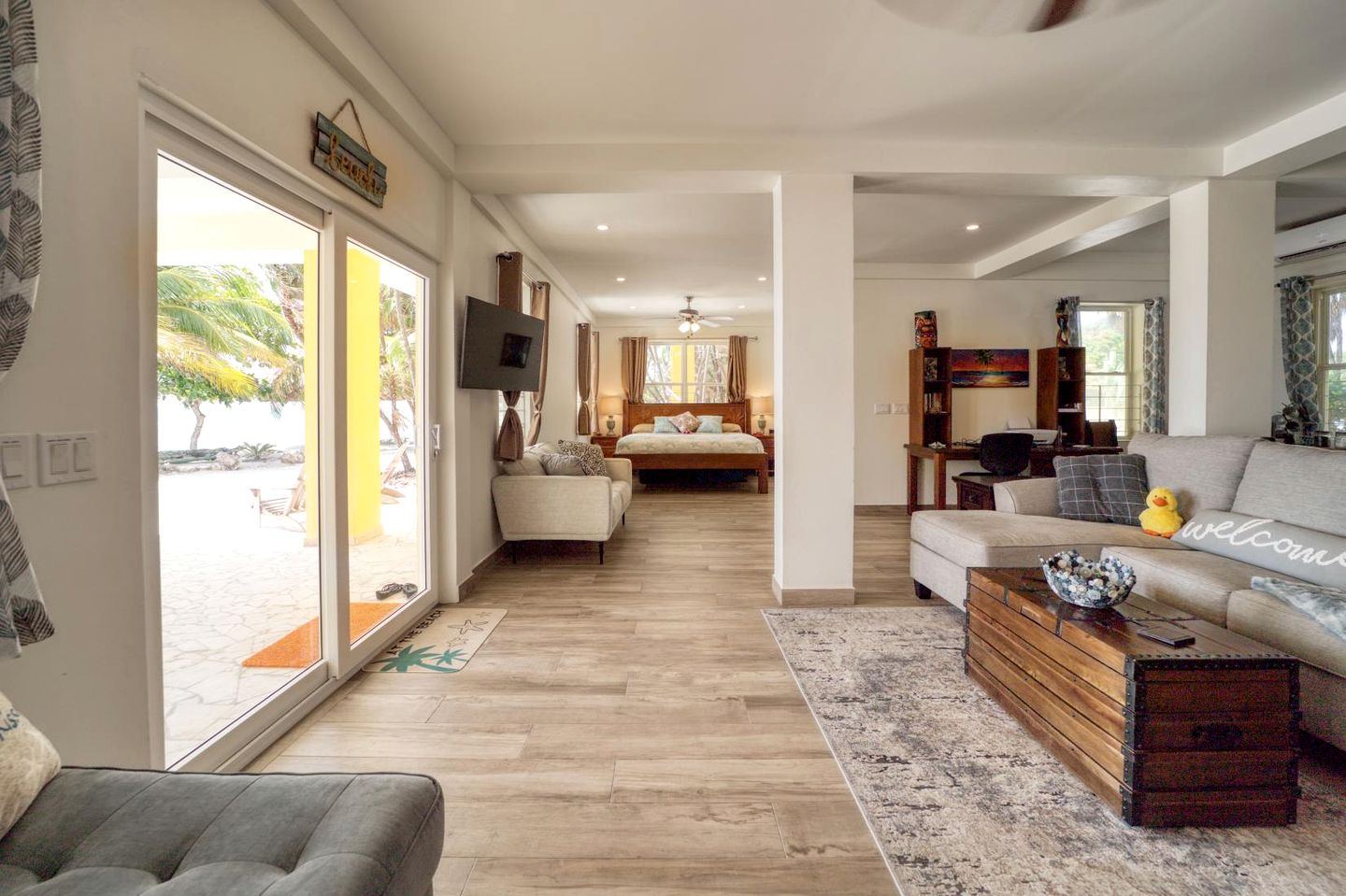 Beautiful Beach House with Swimming Pool and Gorgeous Ocean VIews in Belize City, Belize District