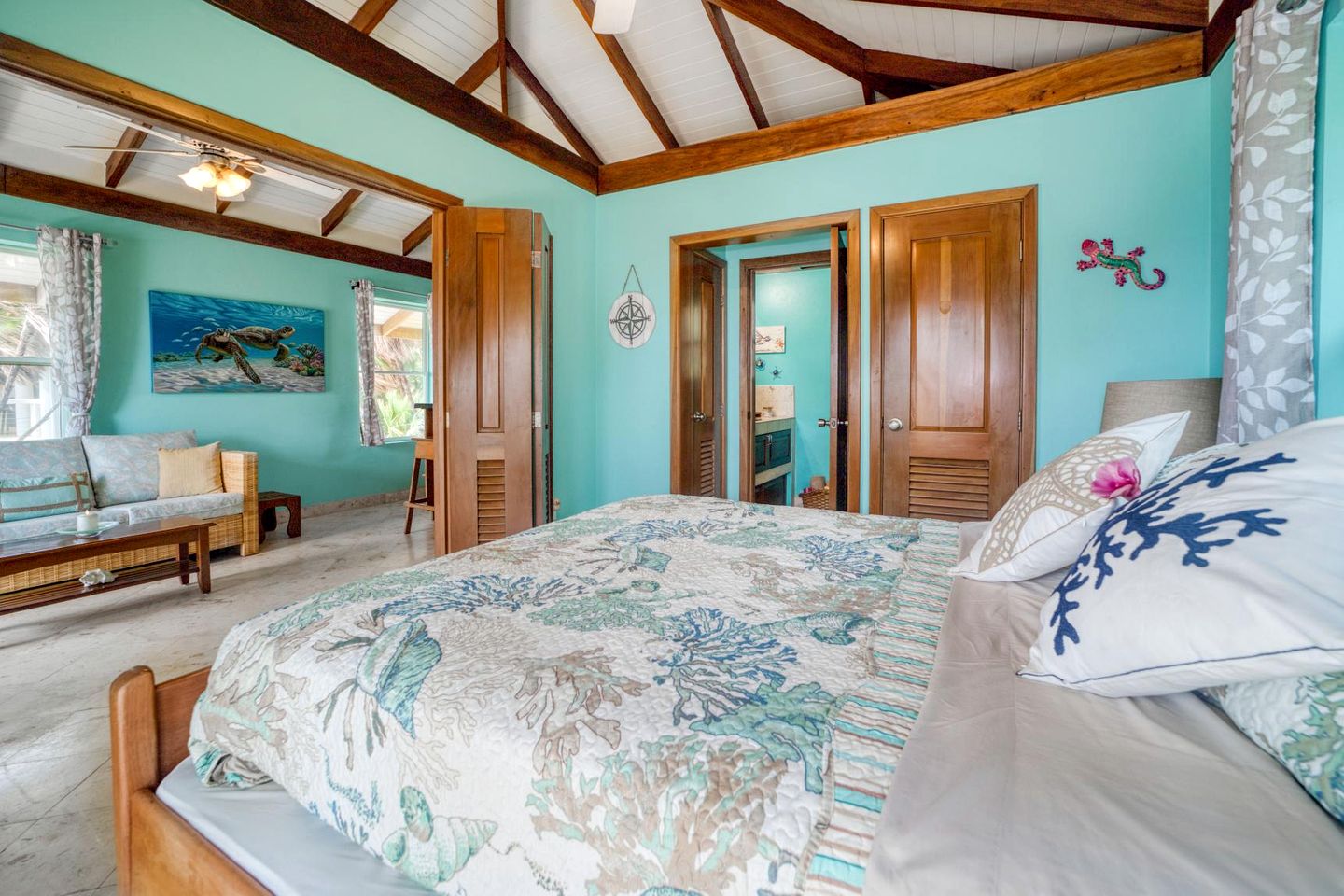 Beautiful Beach House with Swimming Pool and Gorgeous Ocean VIews in Belize City, Belize District