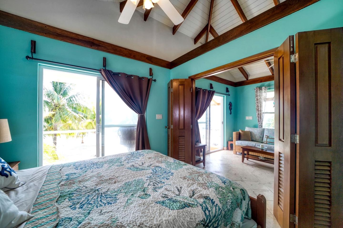 Beautiful Beach House with Swimming Pool and Gorgeous Ocean VIews in Belize City, Belize District