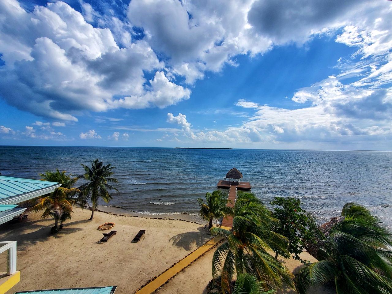 Beautiful Beach House with Swimming Pool and Gorgeous Ocean VIews in Belize City, Belize District