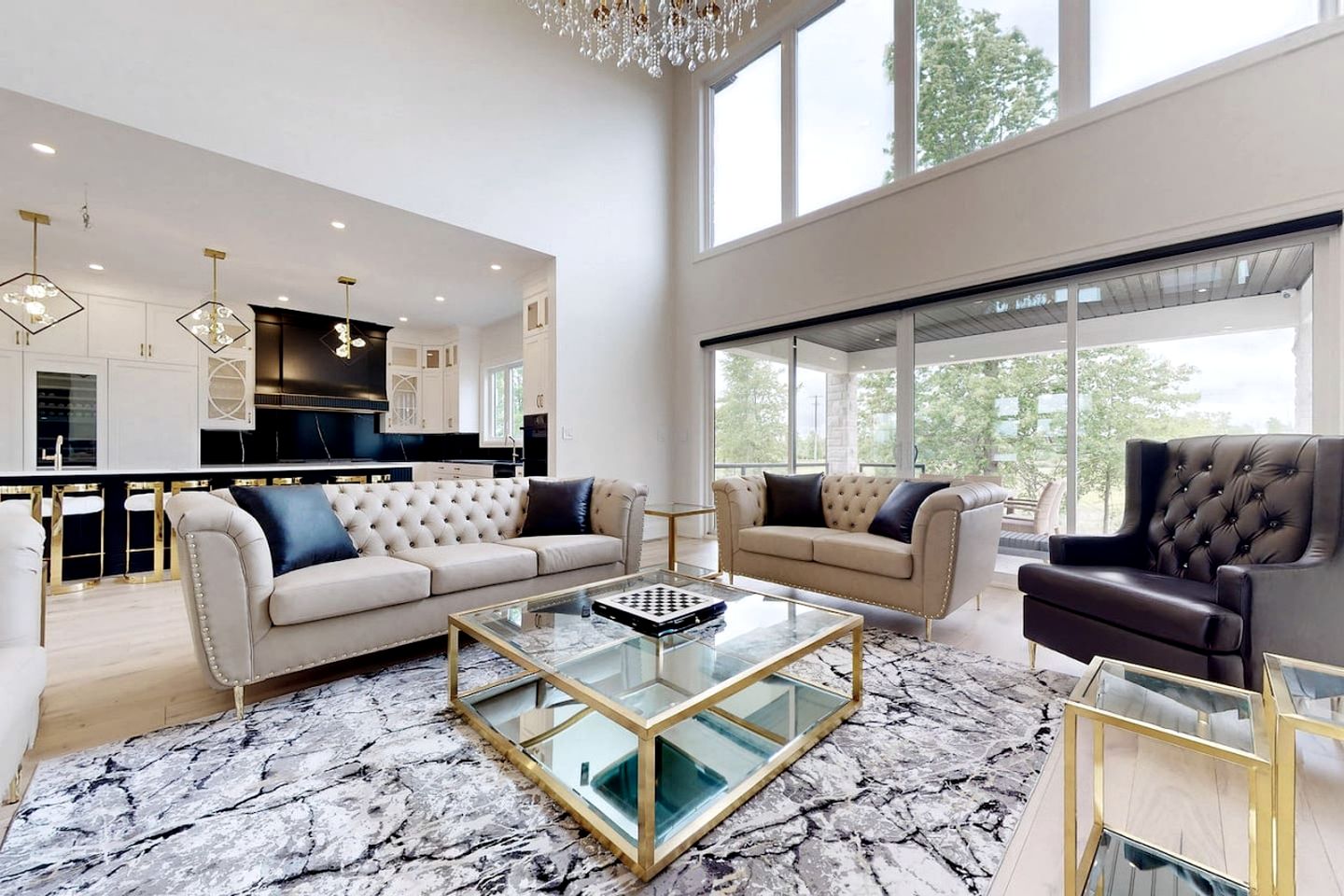 Luxurious Chalet with Stunning Niagara River Views near Niagara Falls, Fort Erie Ontario