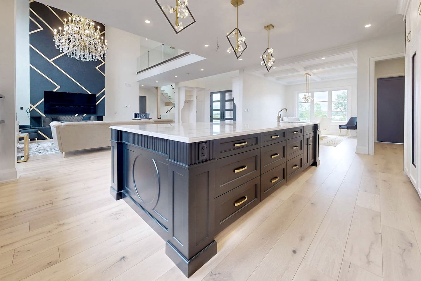 Luxurious Chalet with Stunning Niagara River Views near Niagara Falls, Fort Erie Ontario