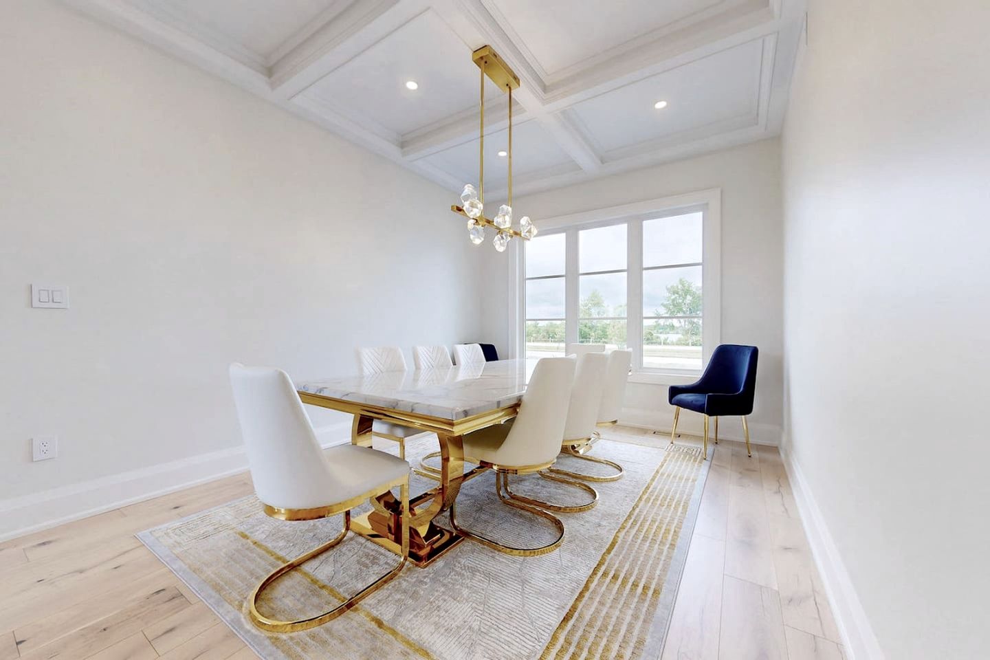 Luxurious Chalet with Stunning Niagara River Views near Niagara Falls, Fort Erie Ontario