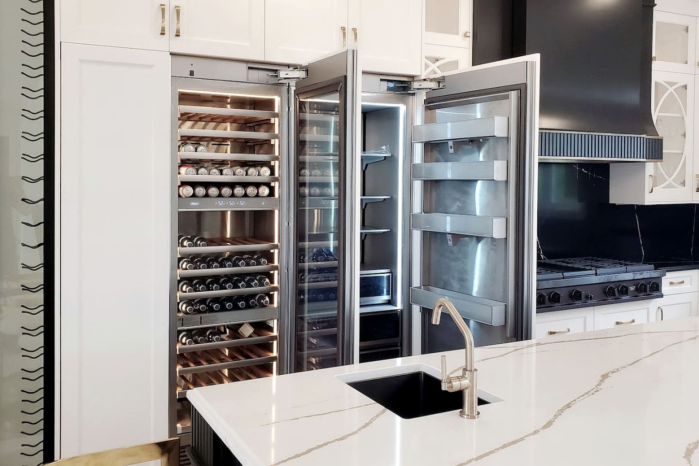 Luxurious Chalet with Stunning Niagara River Views near Niagara Falls, Fort Erie Ontario