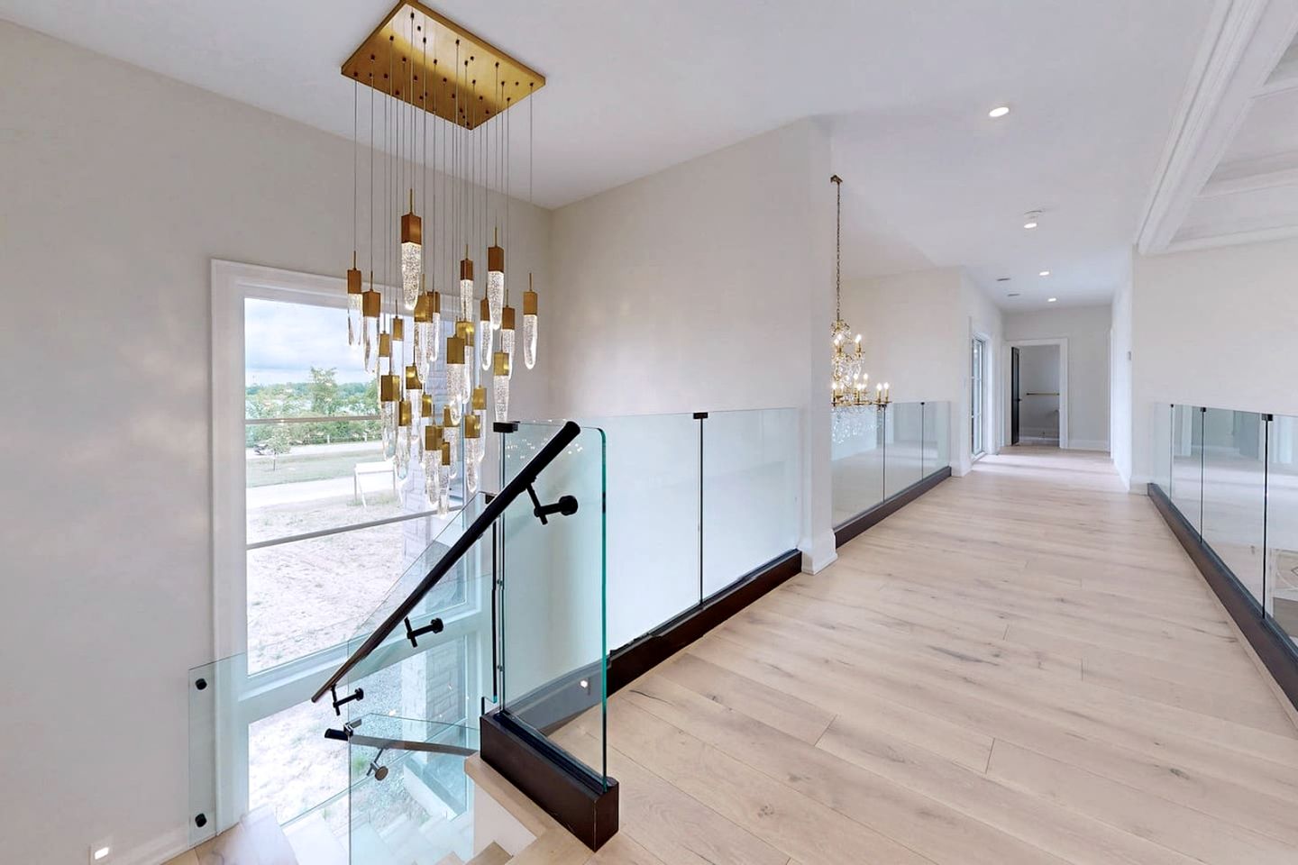 Luxurious Chalet with Stunning Niagara River Views near Niagara Falls, Fort Erie Ontario