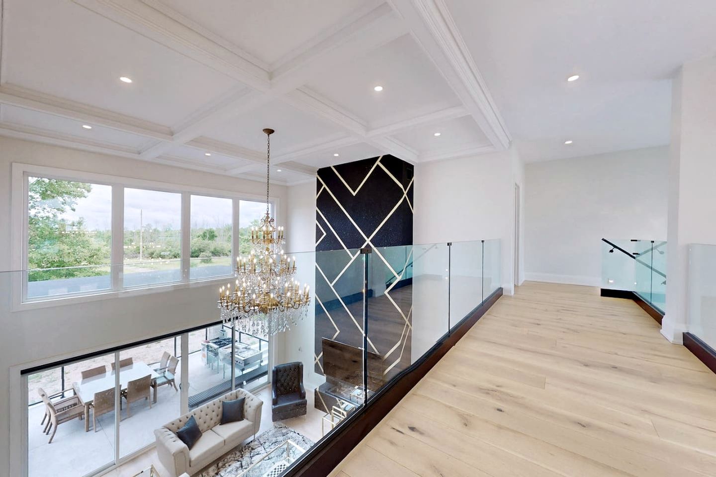 Luxurious Chalet with Stunning Niagara River Views near Niagara Falls, Fort Erie Ontario