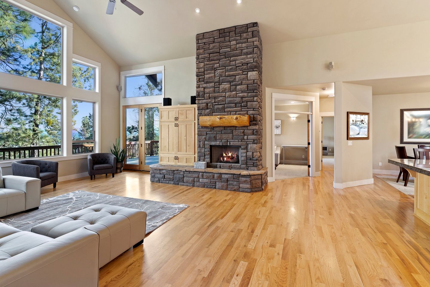 Beautiful Cabin with Fireplace and Barbecue in Bend, Oregon