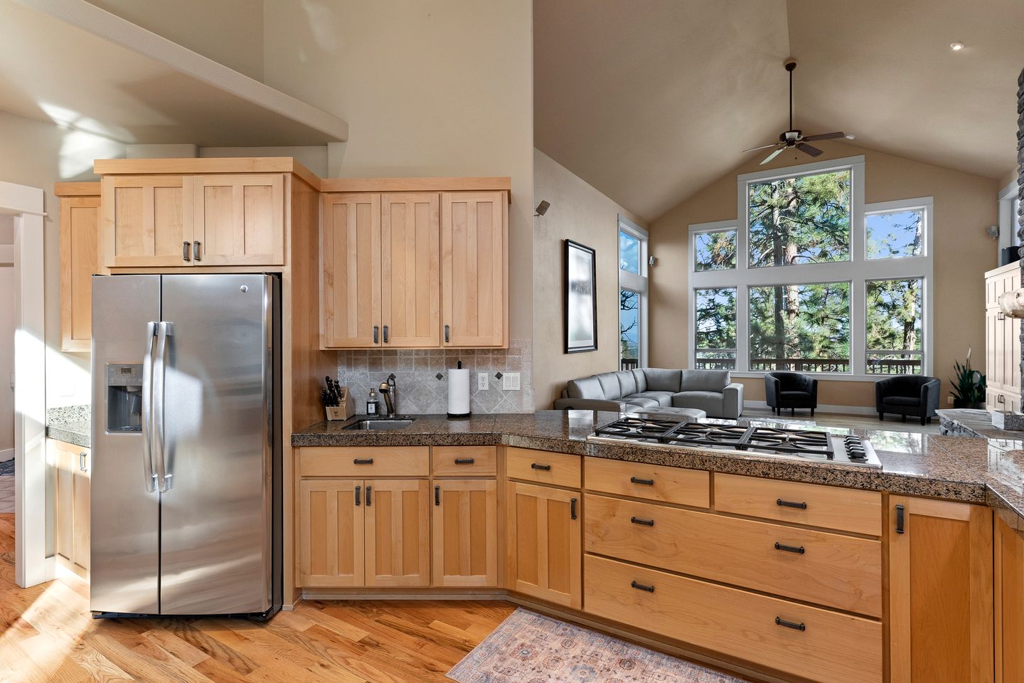 Beautiful Cabin with Fireplace and Barbecue in Bend, Oregon