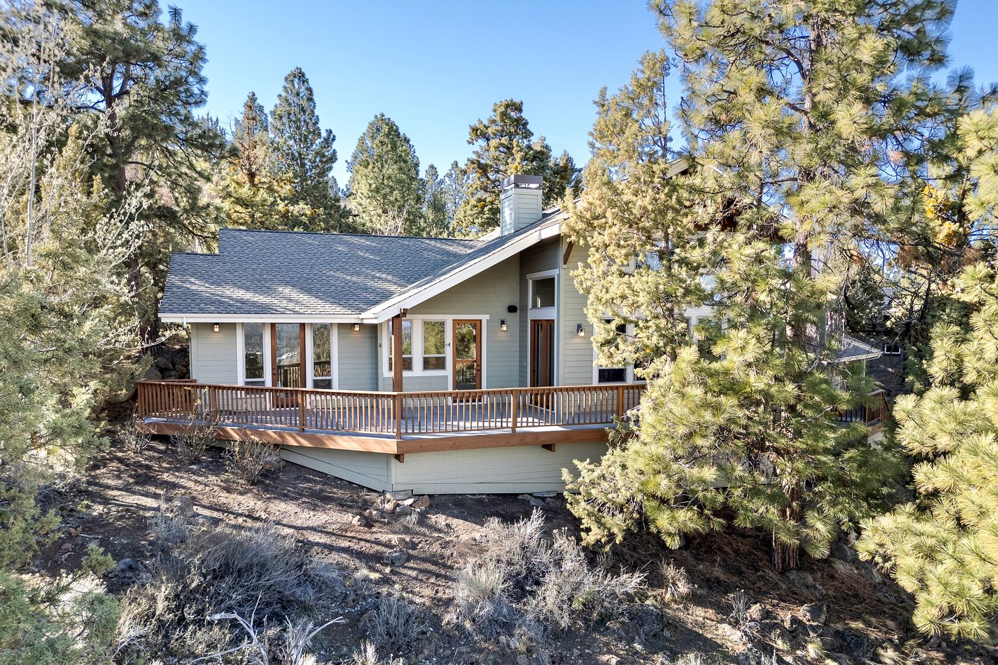 Beautiful Cabin with Fireplace and Barbecue in Bend, Oregon