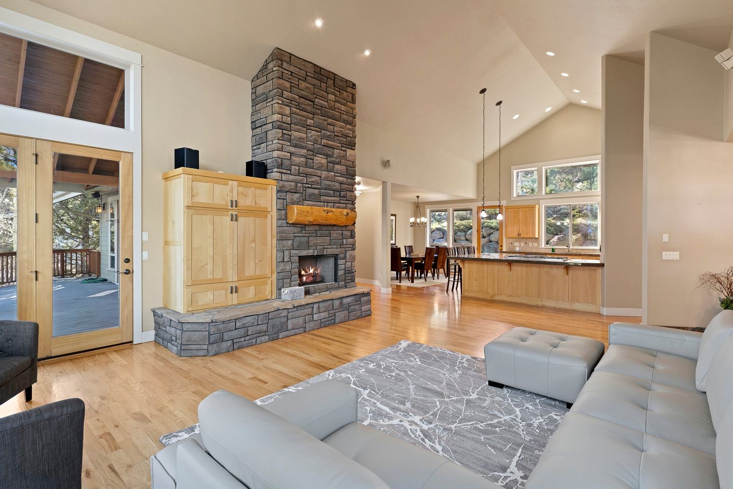 Beautiful Cabin with Fireplace and Barbecue in Bend, Oregon