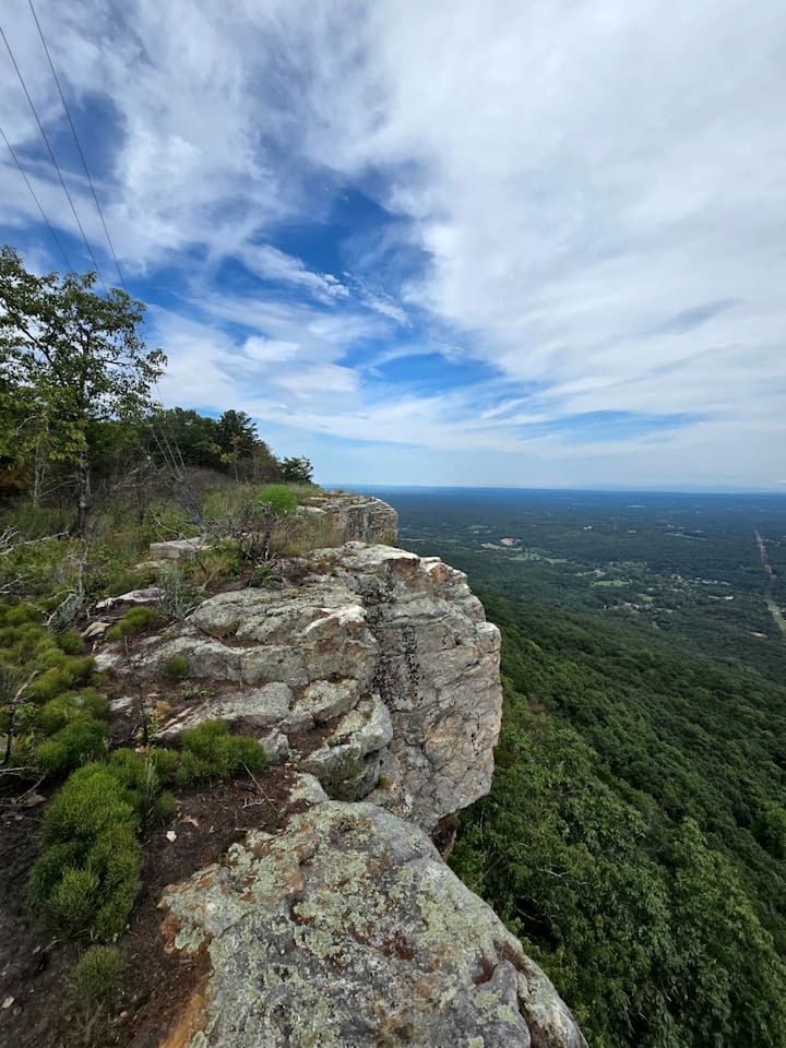 Beautiful Cabin with Spectacular Views for an Unforgettable Getaway in Nature near Rising Fawn, Georgia