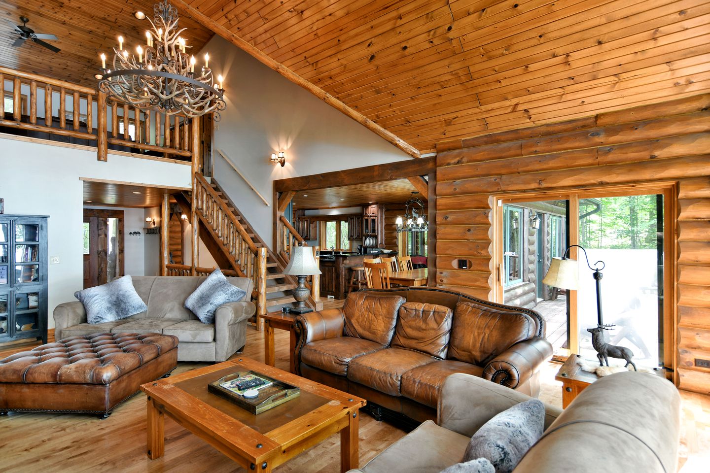 Luxury Log Cabin for Families with Private Boat Dock on Round Lake in Hayward, Wisconsin