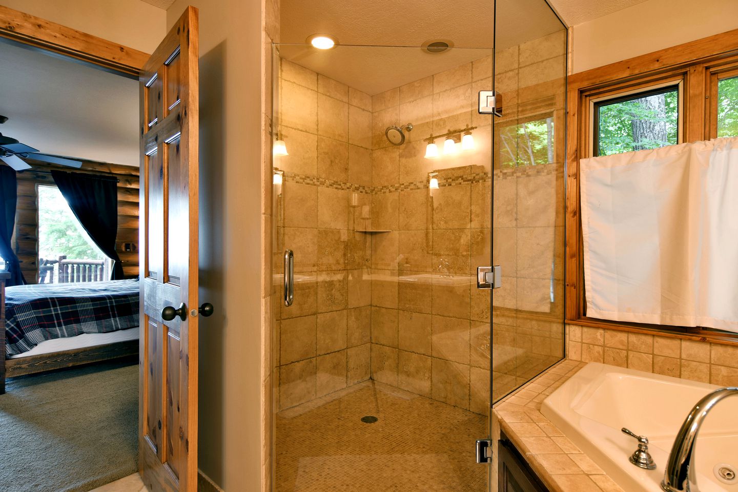 Luxury Log Cabin for Families with Private Boat Dock on Round Lake in Hayward, Wisconsin