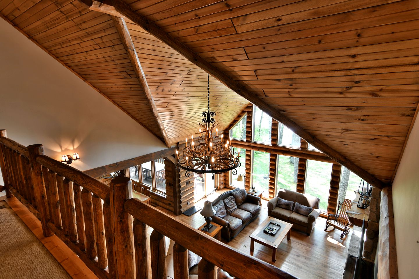 Luxury Log Cabin for Families with Private Boat Dock on Round Lake in Hayward, Wisconsin