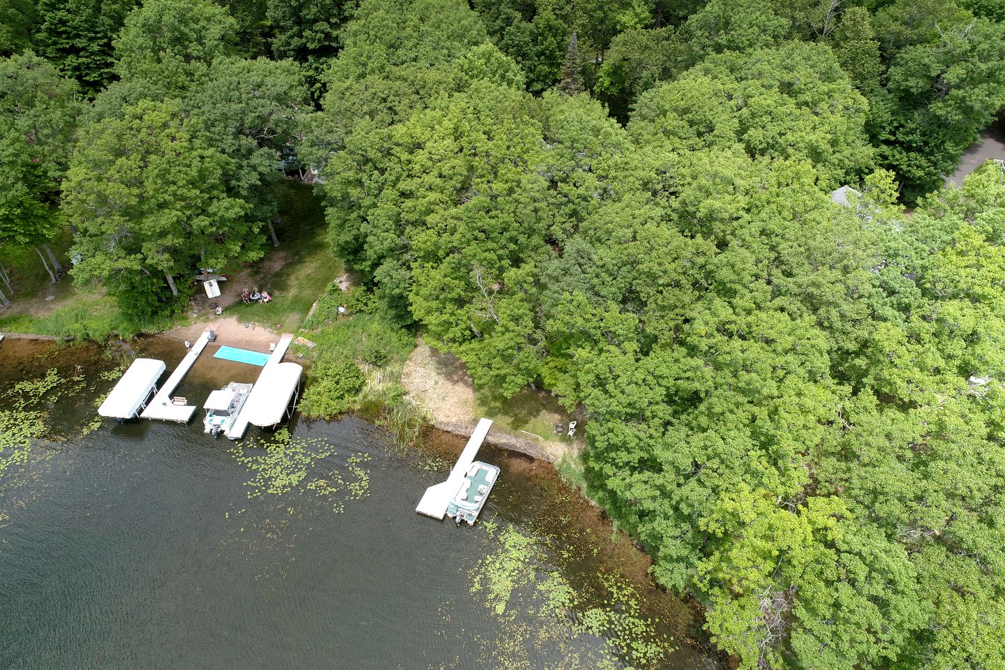 Luxury Log Cabin for Families with Private Boat Dock on Round Lake in Hayward, Wisconsin