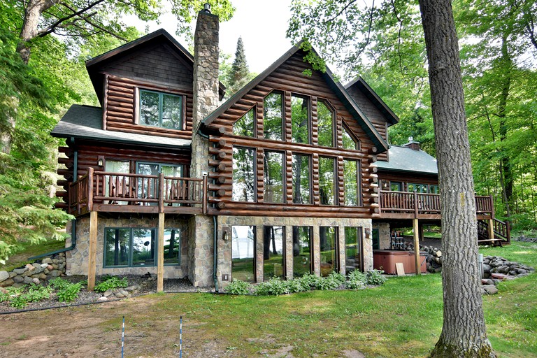 Log Cabins (United States of America, Hayward, Wisconsin)