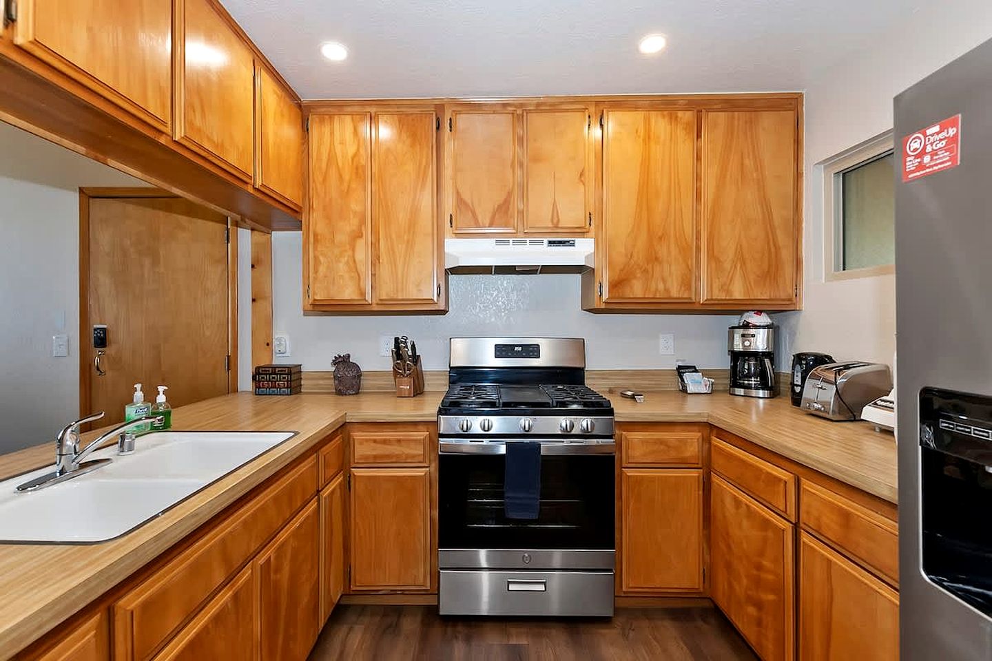 Luminous Cabin Suite with Barbecue Perfect for Winter Sports in Big Bear Lake, California