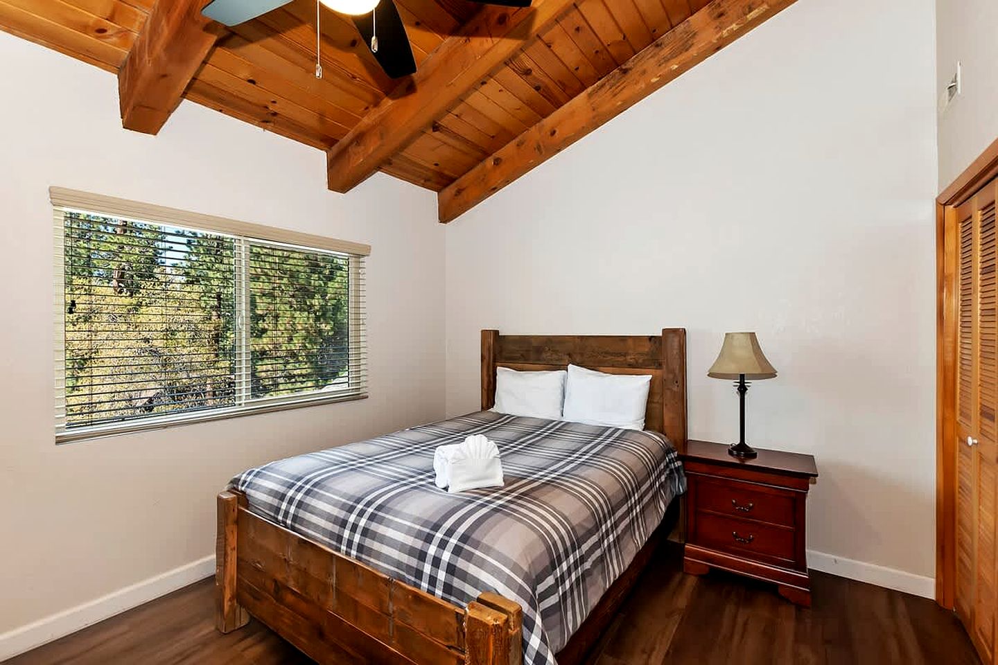 Luminous Cabin Suite with Barbecue Perfect for Winter Sports in Big Bear Lake, California