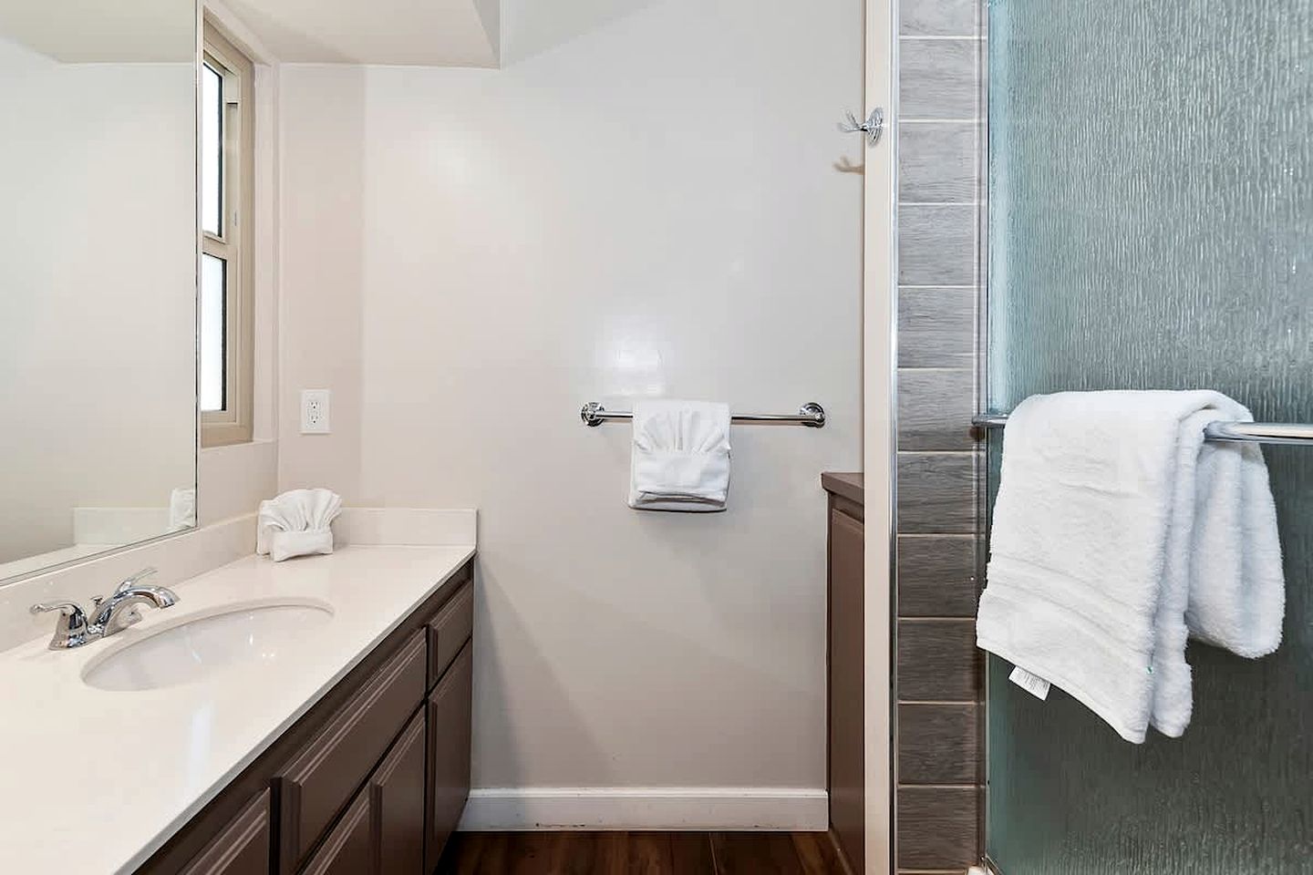 Luminous Cabin Suite with Barbecue Perfect for Winter Sports in Big Bear Lake, California