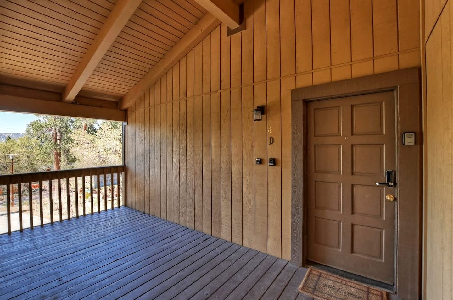 Luminous Cabin Suite with Barbecue Perfect for Winter Sports in Big Bear Lake, California