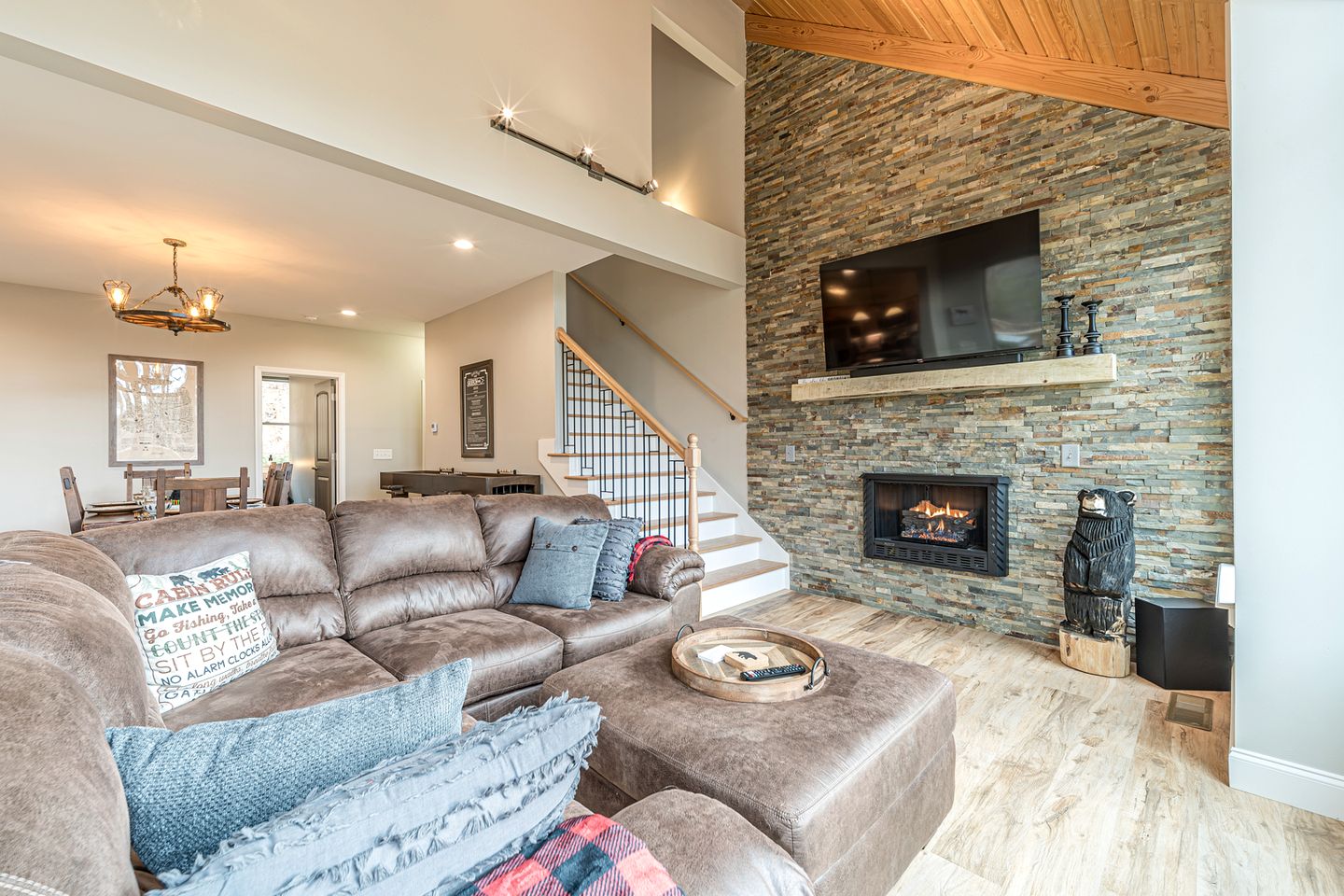 Luminous Cabin with Jacuzzi and Sauna in Helen, Georgia