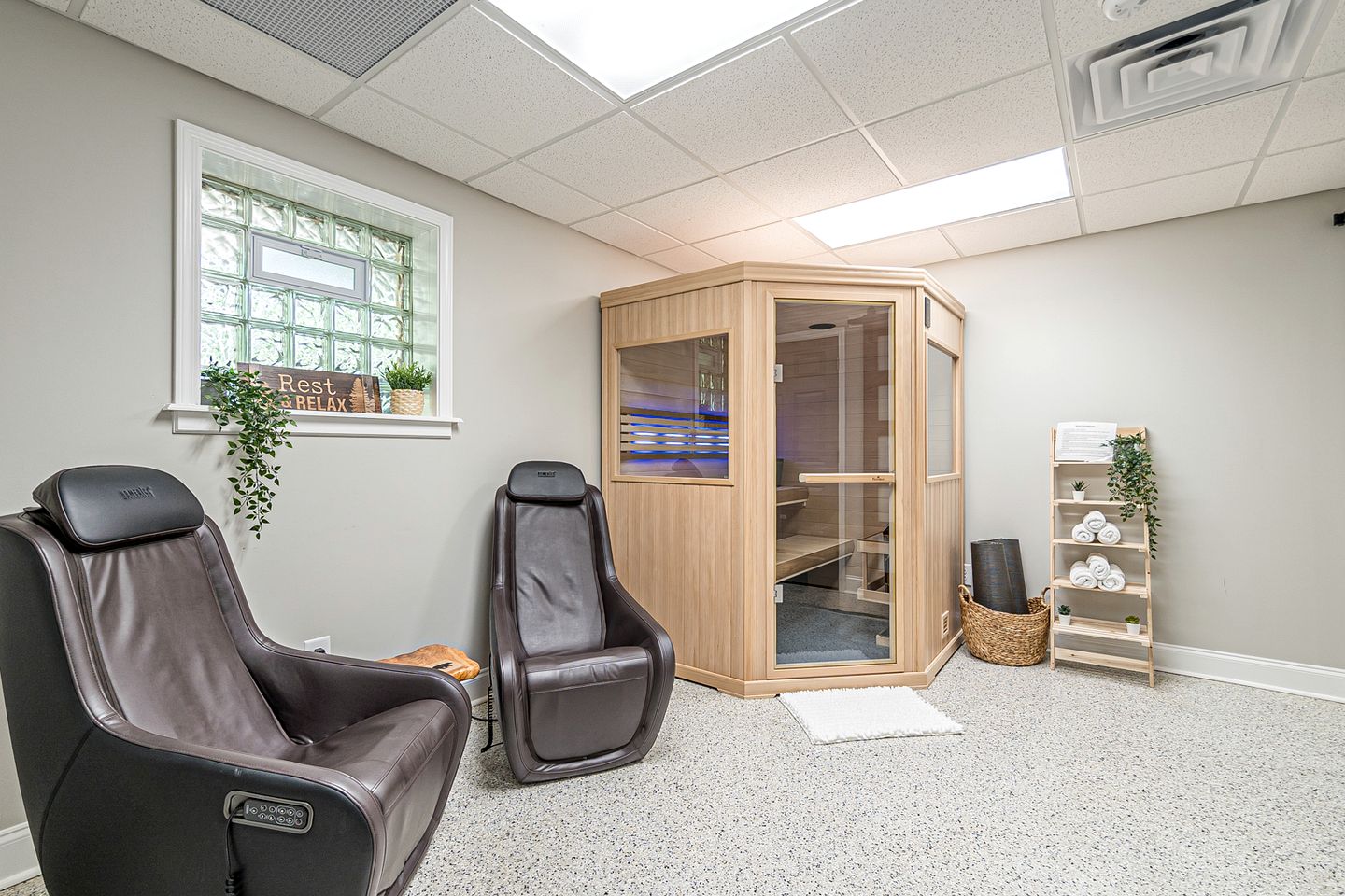 Luminous Cabin with Jacuzzi and Sauna in Helen, Georgia