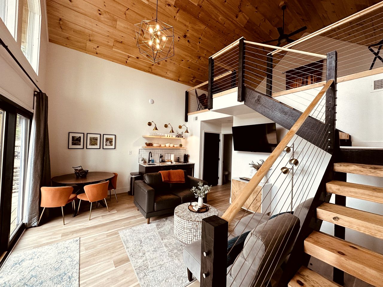 Luminous Cottage with Lofted Interior in Sevierville, Tennessee