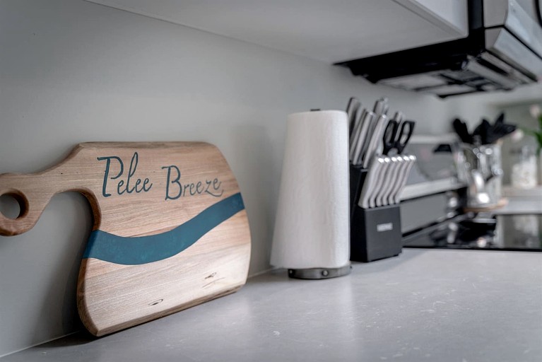 Cabins (Canada, Leamington, Ontario)