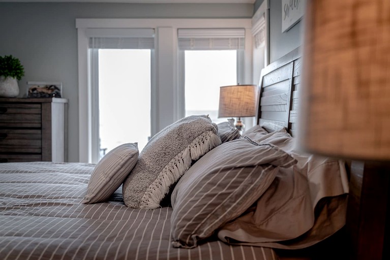 Cabins (Canada, Leamington, Ontario)