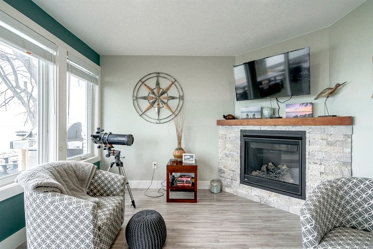 Cabins (Canada, Leamington, Ontario)