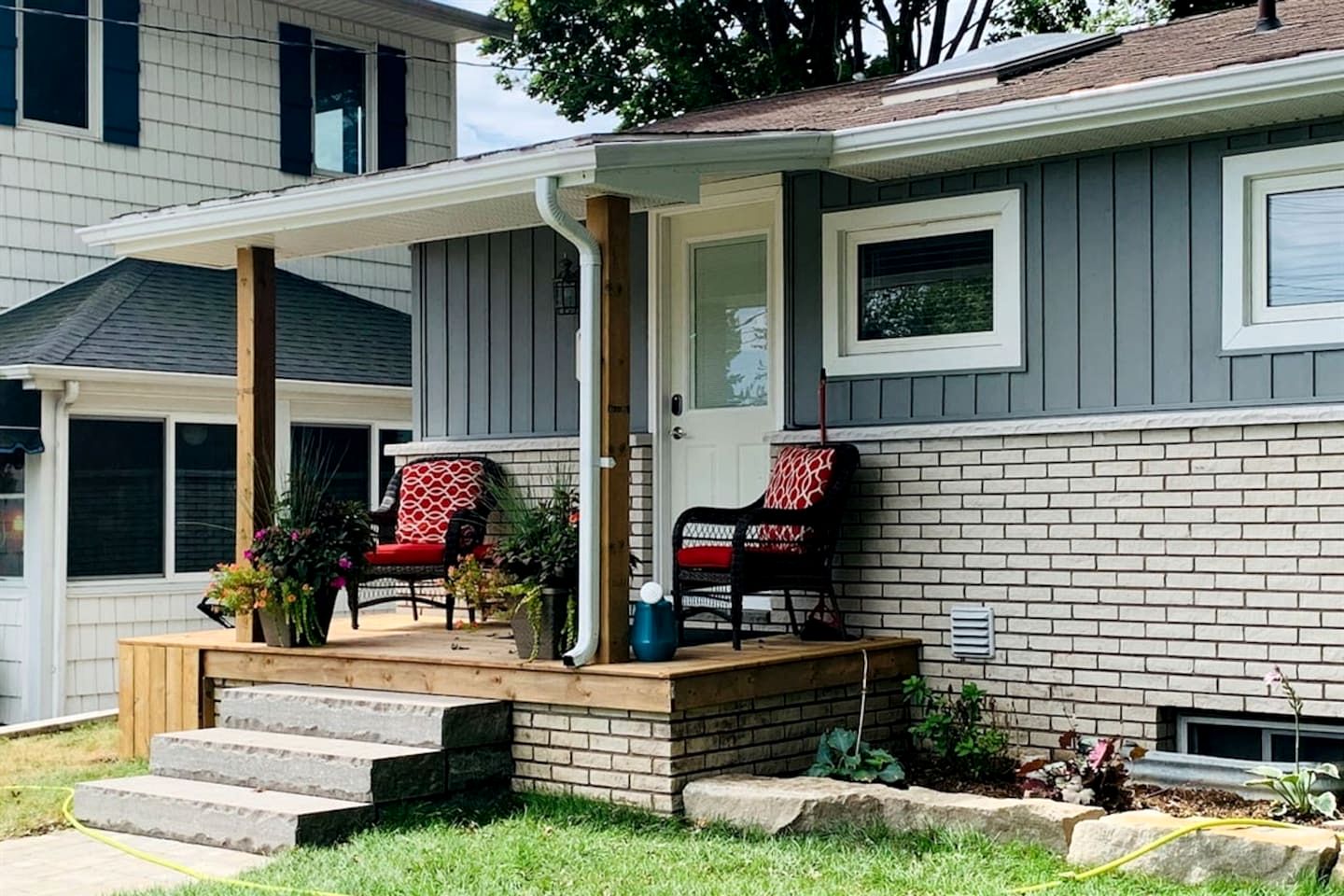 Cabins (Canada, Leamington, Ontario)