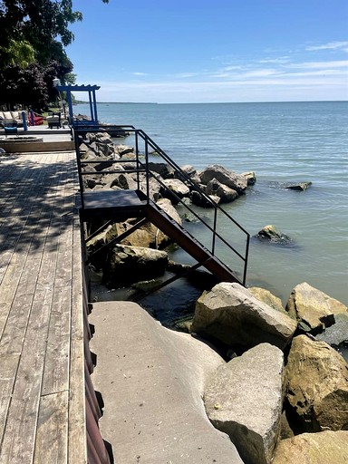 Cabins (Canada, Leamington, Ontario)