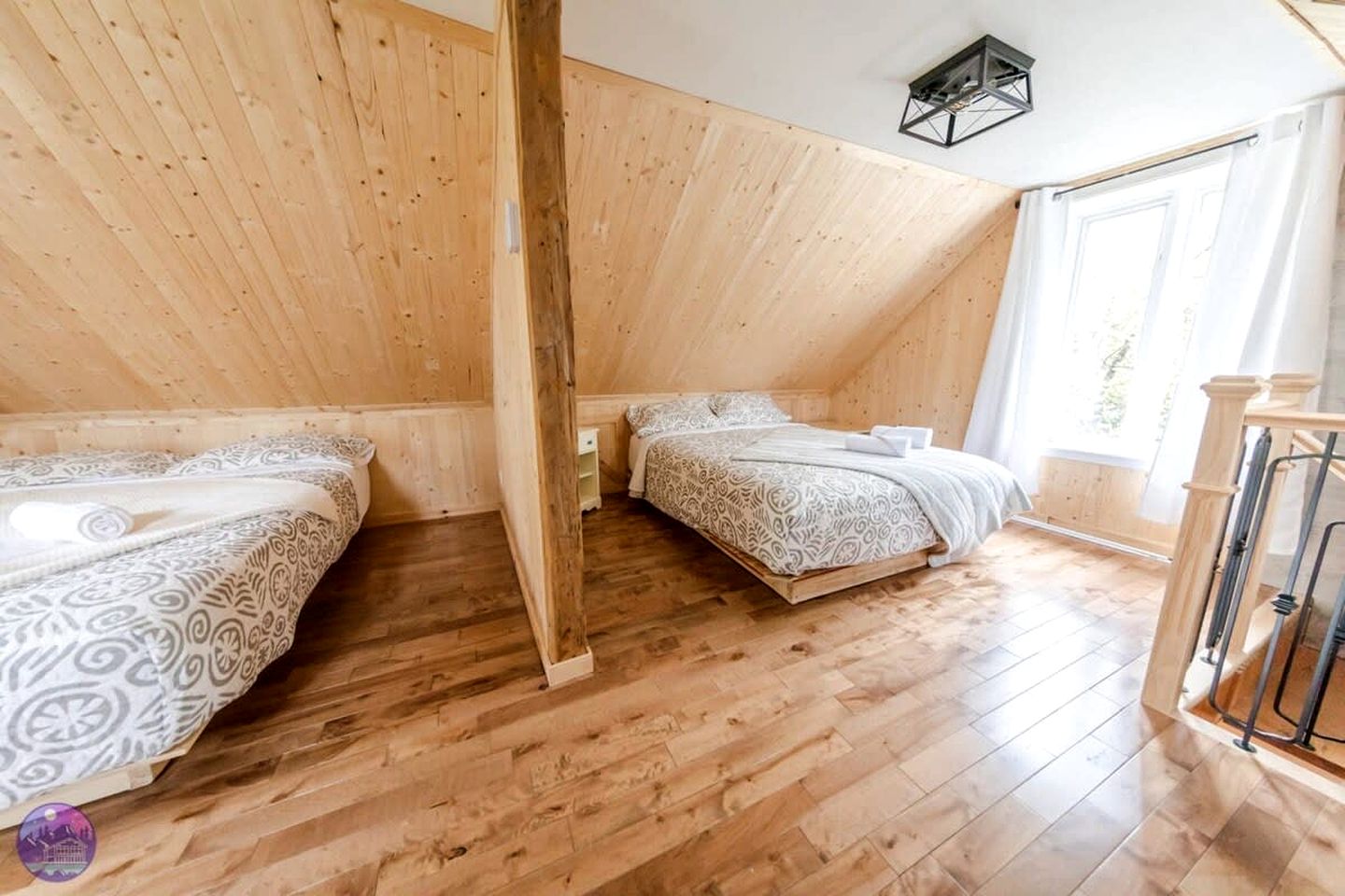 Luminous Rustic Cabin with Sauna and Hot-Tub in Notre Dame de la Merci, Quebec