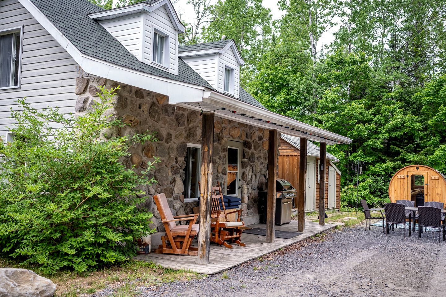 Luminous Rustic Cabin with Sauna and Hot-Tub in Notre Dame de la Merci, Quebec