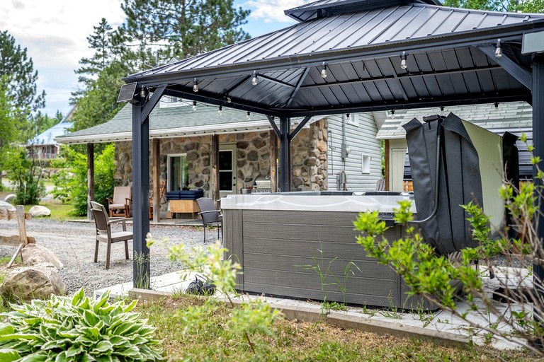Cabins (Canada, Notre dame de la Merci, Quebec)