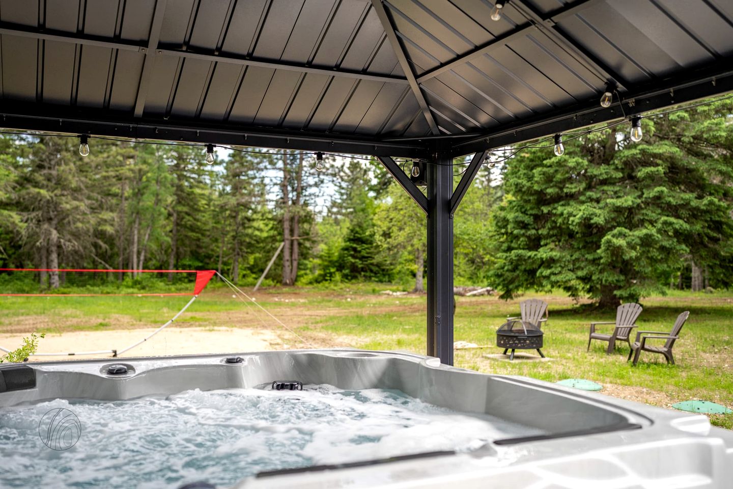 Luminous Rustic Cabin with Sauna and Hot-Tub in Notre Dame de la Merci, Quebec